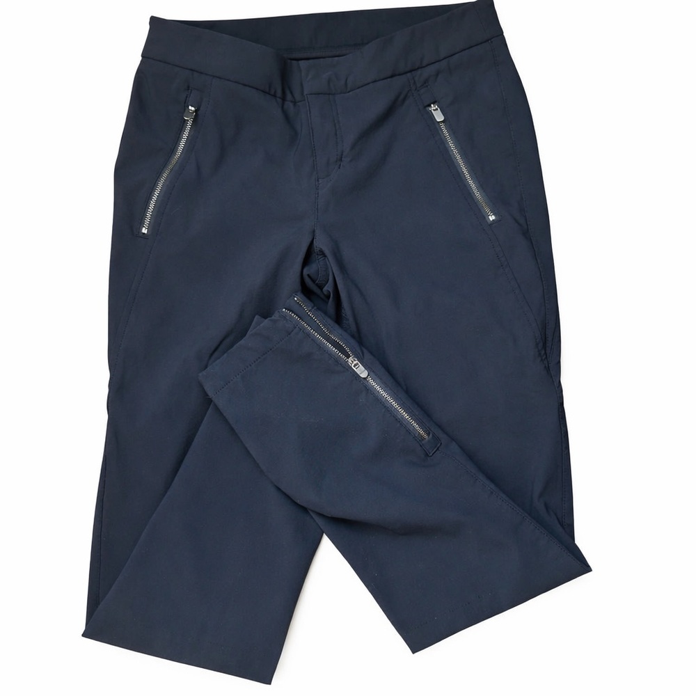 Athleta Black Wander Stash Pants. Size 6. Perfect for hiking and travel.